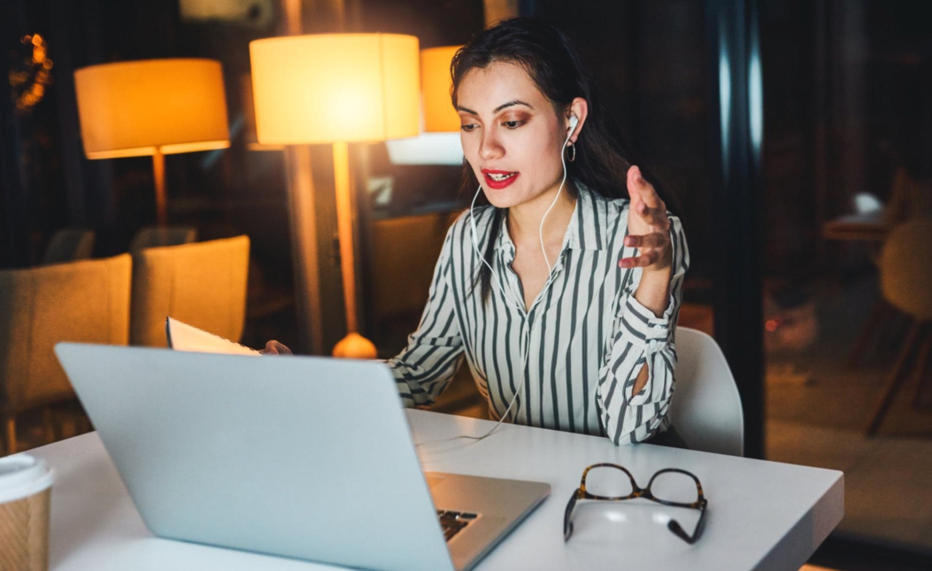 Sistema de aprendizaje estructurado en siete niveles para dominio progresivo de finanzas